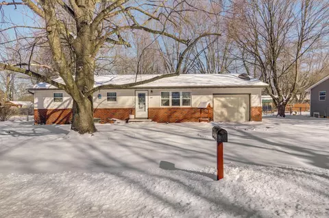 667 W Elm St, Aurora, MO 65605