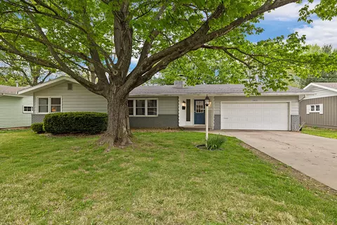 2415 S Kickapoo Ave, Springfield, MO 65804