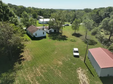 View/Area - 1045 Sycamore St, Cabool, MO 65689 photo 10 of 10