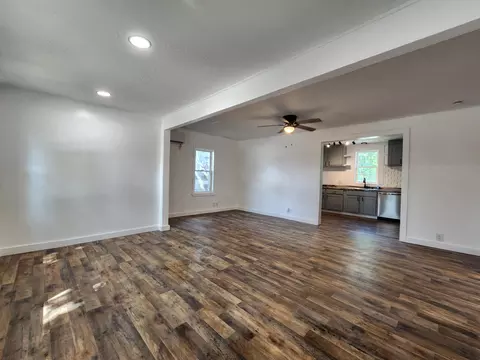 506 S Griffith Ave, Aurora, MO 65605