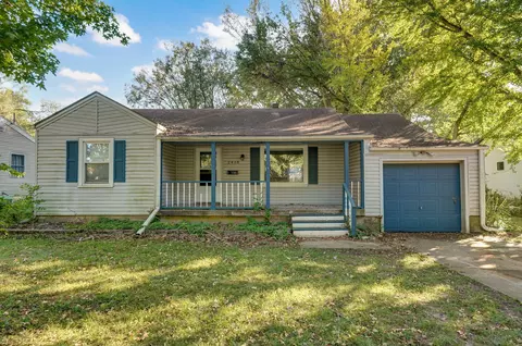2418 E Kirkwood St, Springfield, MO 65804 photo 2