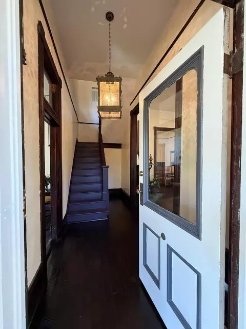 Entry Way - 135 S 8th St, Mammoth Spring, AR 72554 photo 2 of 3