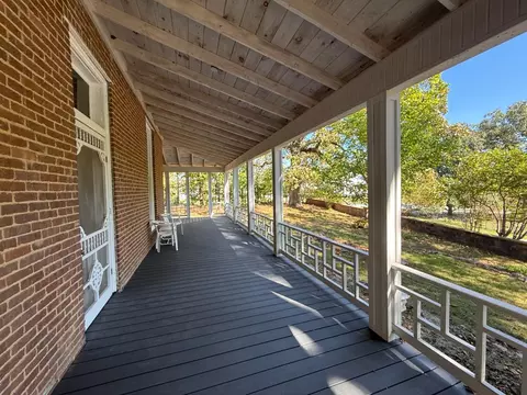 Exterior - 135 S 8th St, Mammoth Spring, AR 72554 photo 11 of 15