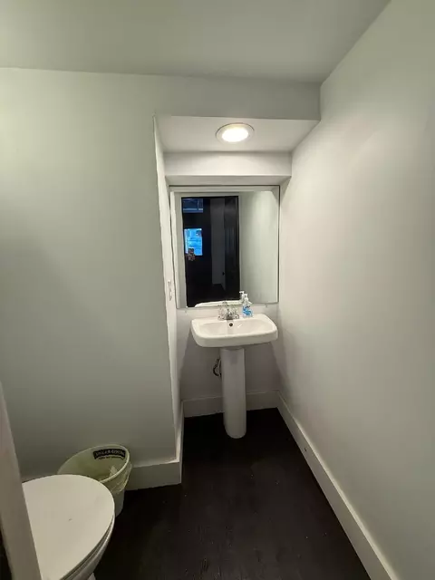 Bath - 135 S 8th St, Mammoth Spring, AR 72554 photo 1 of 5