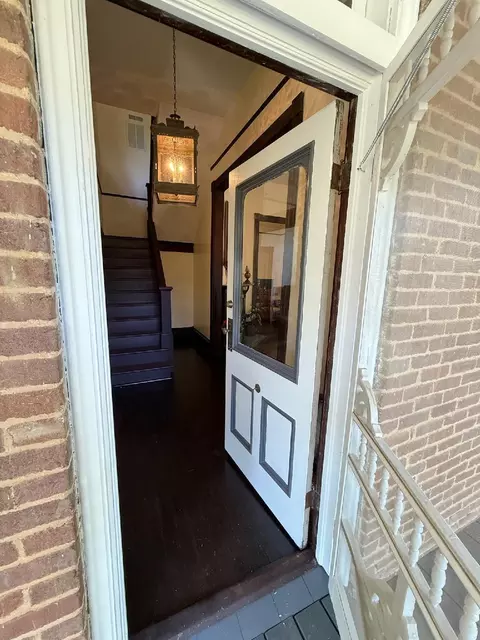Entry Way - 135 S 8th St, Mammoth Spring, AR 72554 photo 1 of 3