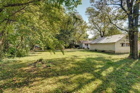 Exterior - 852 S New Ave, Springfield, MO 65806 photo 7 of 7