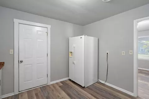 Entry Way - 852 S New Ave, Springfield, MO 65806 photo 3 of 3