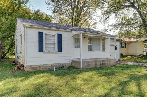 Exterior - 852 S New Ave, Springfield, MO 65806 photo 2 of 7