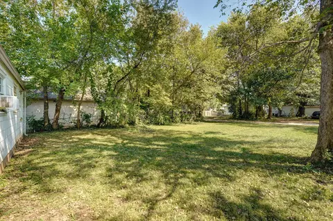 Exterior - 852 S New Ave, Springfield, MO 65806 photo 4 of 7
