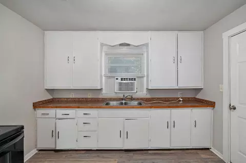 Kitchen - 852 S New Ave, Springfield, MO 65806 photo 1 of 1