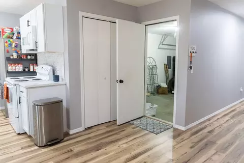 Entry Way - 222 N Westport Ave, Springfield, MO 65802 photo 5 of 5