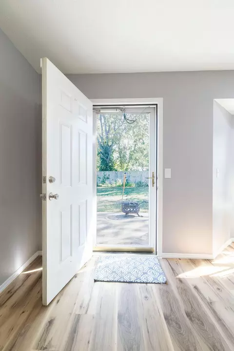 Entry Way - 222 N Westport Ave, Springfield, MO 65802 photo 4 of 5