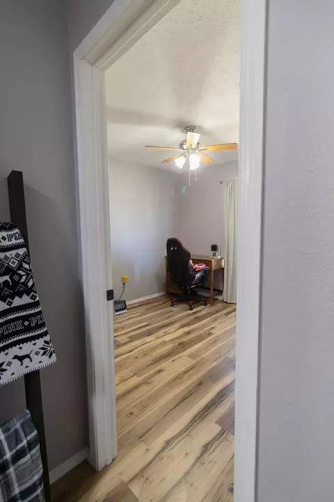 Entry Way - 222 N Westport Ave, Springfield, MO 65802 photo 3 of 5