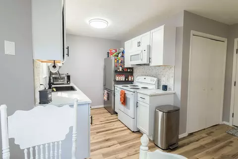 Kitchen - 222 N Westport Ave, Springfield, MO 65802 photo 2 of 5