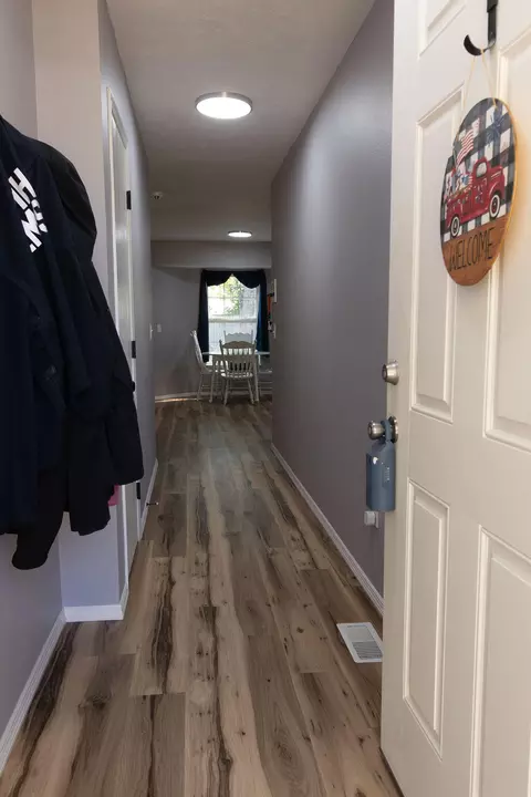 Entry Way - 222 N Westport Ave, Springfield, MO 65802 photo 1 of 5