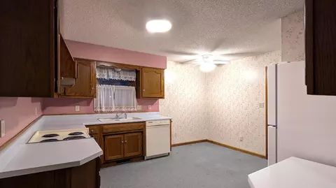 600 E Chestnut St, Bolivar, MO 65613 photo 3