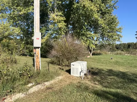 Exterior - 494 N T Hwy, Birch Tree, MO 65438 photo 3 of 16