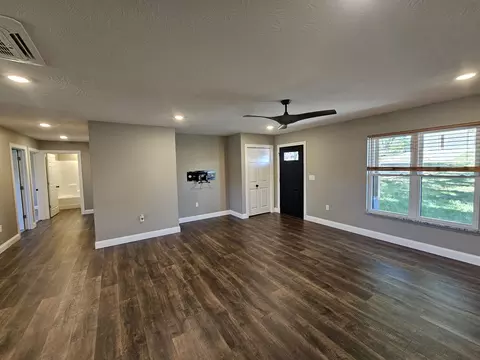 Living - 912 Posey St, Ava, MO 65608 photo 4 of 4