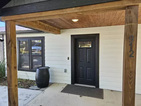 Exterior - 912 Posey St, Ava, MO 65608 photo 6 of 10