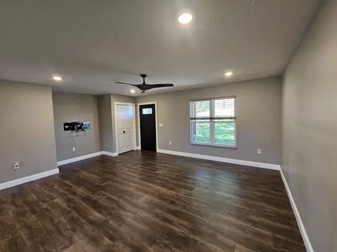 Living - 912 Posey St, Ava, MO 65608 photo 3 of 4