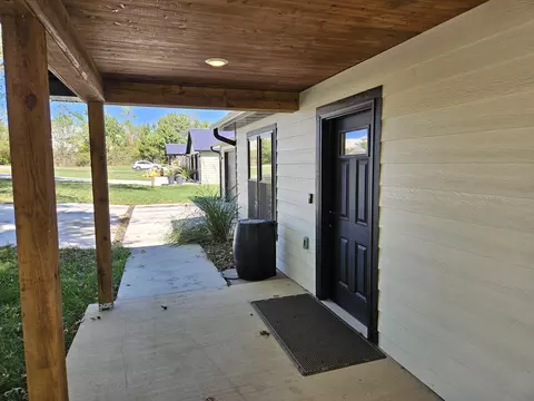 Exterior - 912 Posey St, Ava, MO 65608 photo 7 of 10