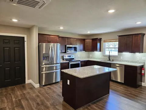 Kitchen - 912 Posey St, Ava, MO 65608 photo 3 of 4