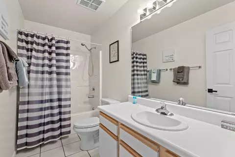 Bath - 170 Bunker Ridge Dr #12, Branson, MO 65616 photo 2 of 2