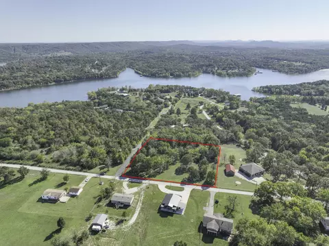 000 Navajo Hills Rd, Shell Knob, MO 65747