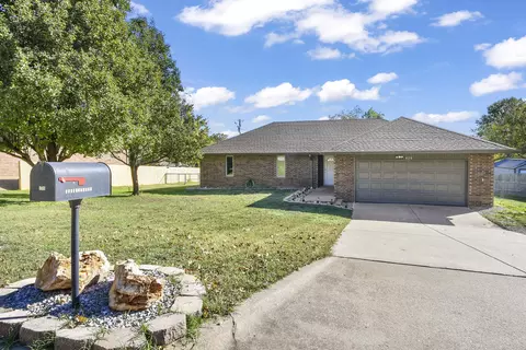 820 S Barwick Pl, Willard, MO 65781 photo 2