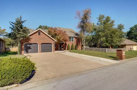 1117 W Woodhaven St, Springfield, MO 65810 photo 4