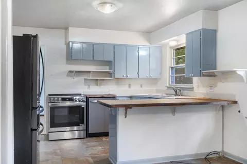 Kitchen - 209 Mcfarland St, Branson, MO 65616 photo 3 of 8