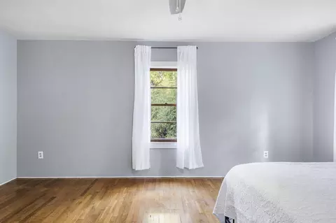 Bedroom - 209 Mcfarland St, Branson, MO 65616 photo 3 of 12