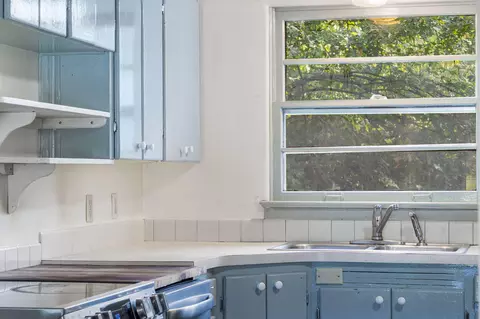 Kitchen - 209 Mcfarland St, Branson, MO 65616 photo 7 of 8