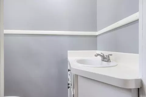 Bath - 209 Mcfarland St, Branson, MO 65616 photo 1 of 2