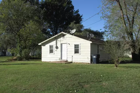 627 E Third St, Marshfield, MO 65706 photo 1