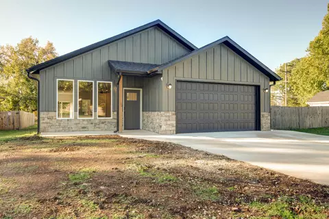 2946 W Olive St, Springfield, MO 65802 photo 1