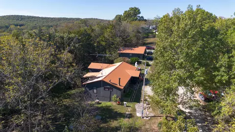 20494 Avery Rd, Warsaw, MO 65355