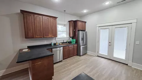 747 S Broadway Ave, Springfield, MO 65806 photo 6