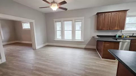 747 S Broadway Ave, Springfield, MO 65806 photo 5
