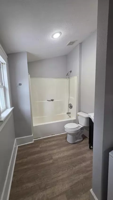 747 S Broadway Ave, Springfield, MO 65806 photo 8