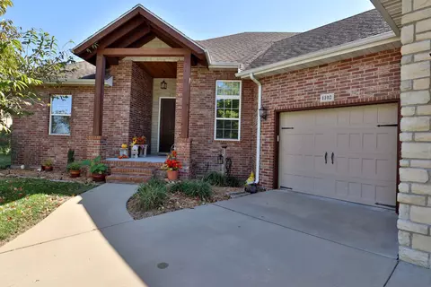 1102 N Arlington St, Nixa, MO 65714