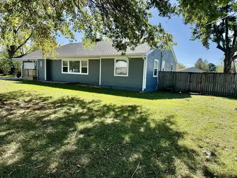 510 W Park St, Seymour, MO 65746