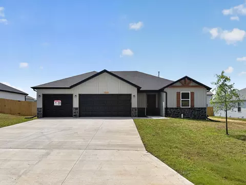 534 Columbine St, Rogersville, MO 65742