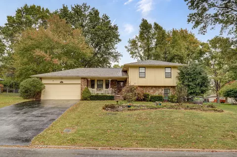2047 W Blakey St, Springfield, MO 65810