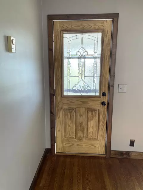 Entry Way - 801 Patton Ave, Cabool, MO 65689 photo 1 of 5