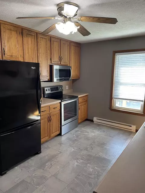 Kitchen - 801 Patton Ave, Cabool, MO 65689 photo 2 of 3