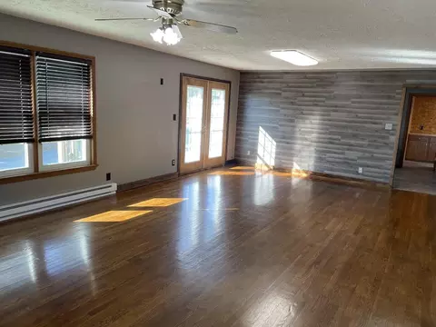 Living - 801 Patton Ave, Cabool, MO 65689 photo 2 of 6