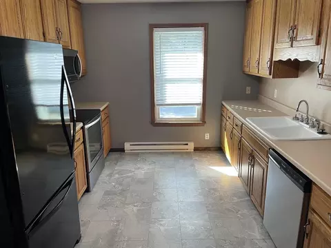 Kitchen - 801 Patton Ave, Cabool, MO 65689 photo 3 of 3