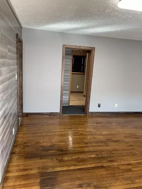 Living - 801 Patton Ave, Cabool, MO 65689 photo 5 of 6