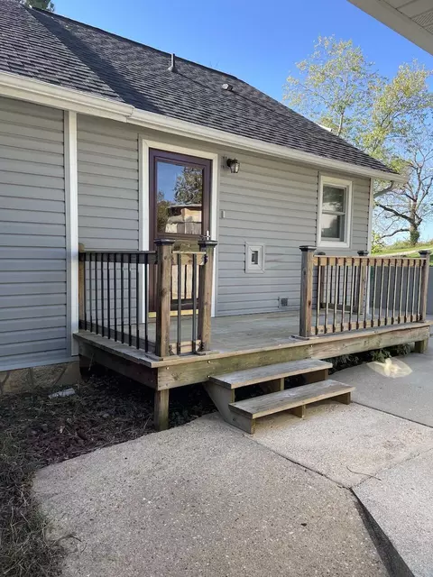 Exterior - 801 Patton Ave, Cabool, MO 65689 photo 11 of 15